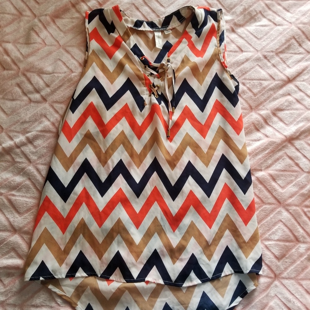 Sleeveless shirt